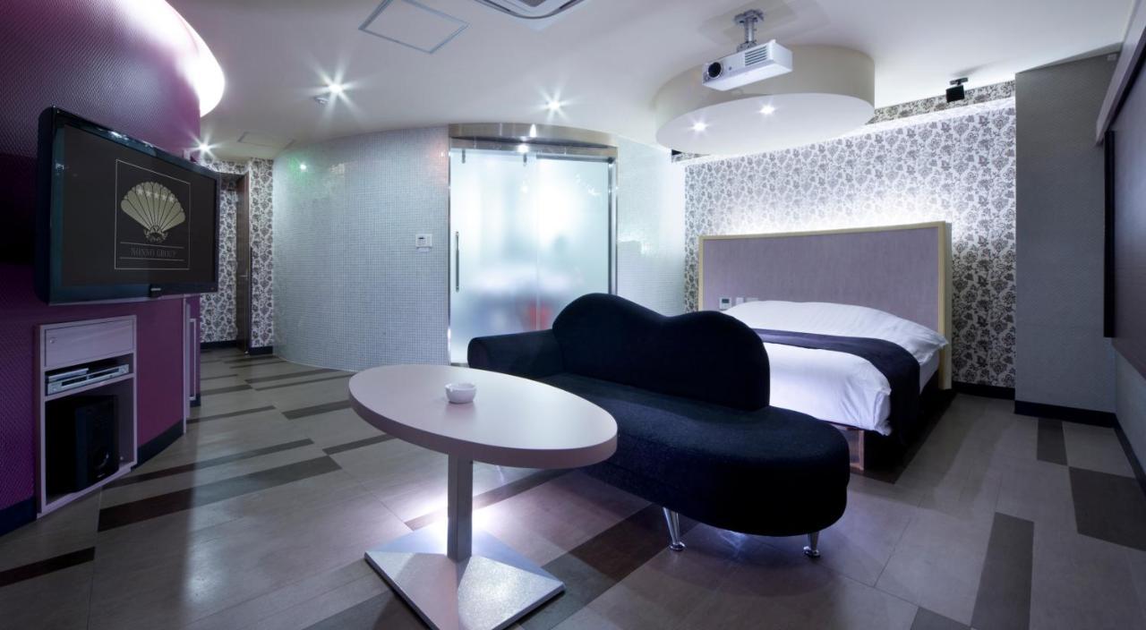 Hotel Glow Yokkaichi (Adults Only) Экстерьер фото